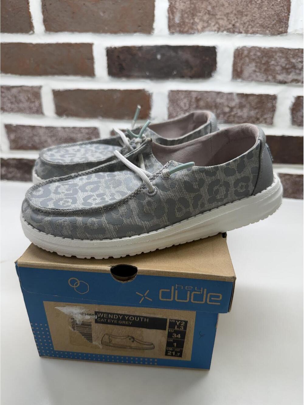 Hey Dude Wendy Youth Cat Eye Gray Leopard Kids size 2Y NIB
